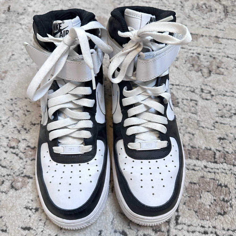 Nike Air Force 1 ’07 High Top Sneaker US 7.5 Women’s
